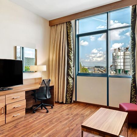Hilton Garden Inn Sevilla Ngoại thất bức ảnh