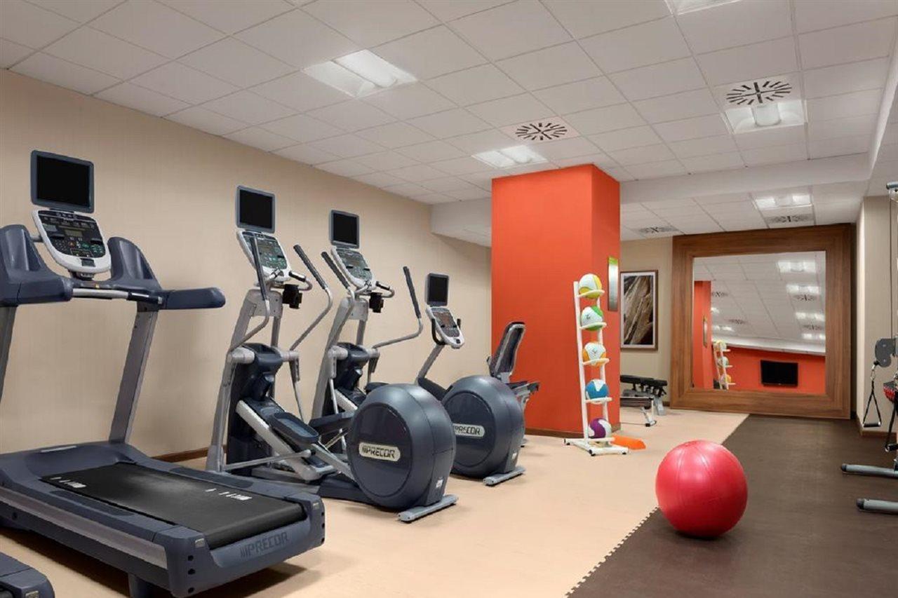 Hilton Garden Inn Sevilla Ngoại thất bức ảnh