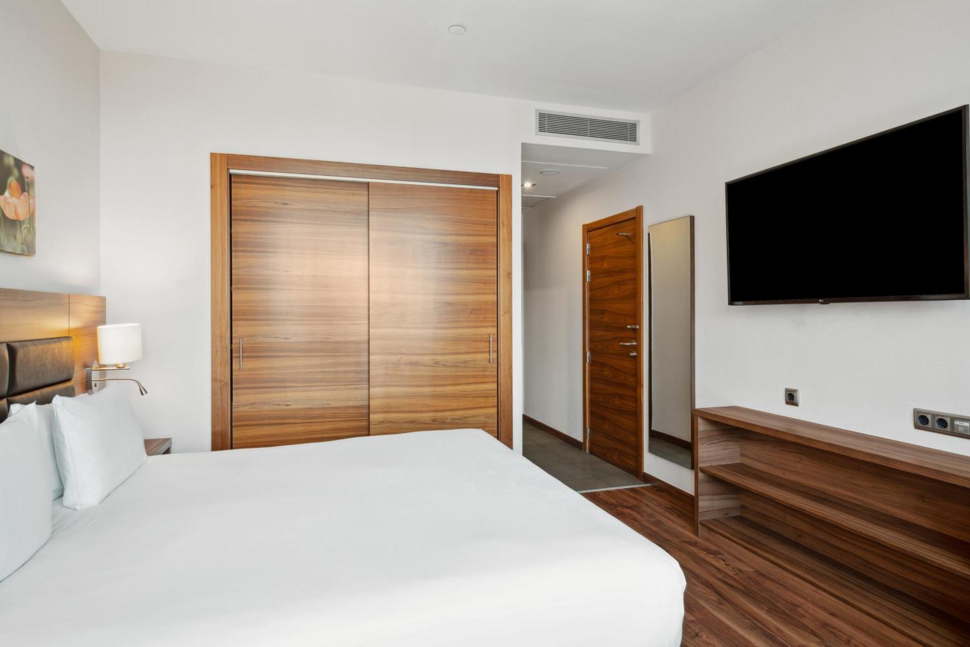 Hilton Garden Inn Sevilla Ngoại thất bức ảnh