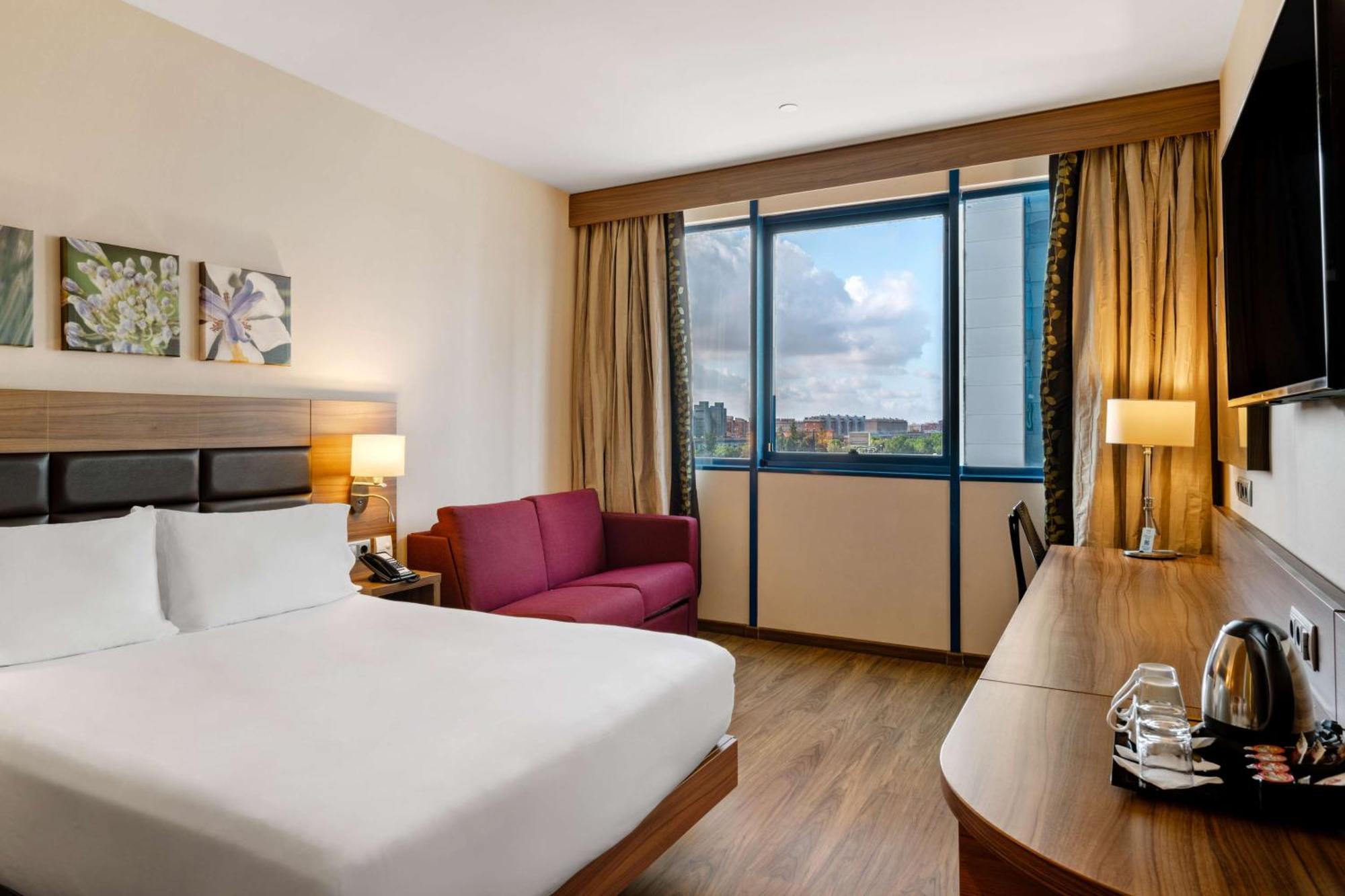 Hilton Garden Inn Sevilla Ngoại thất bức ảnh