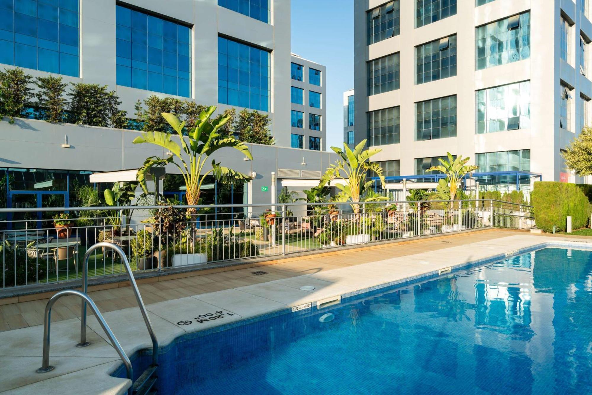 Hilton Garden Inn Sevilla Ngoại thất bức ảnh