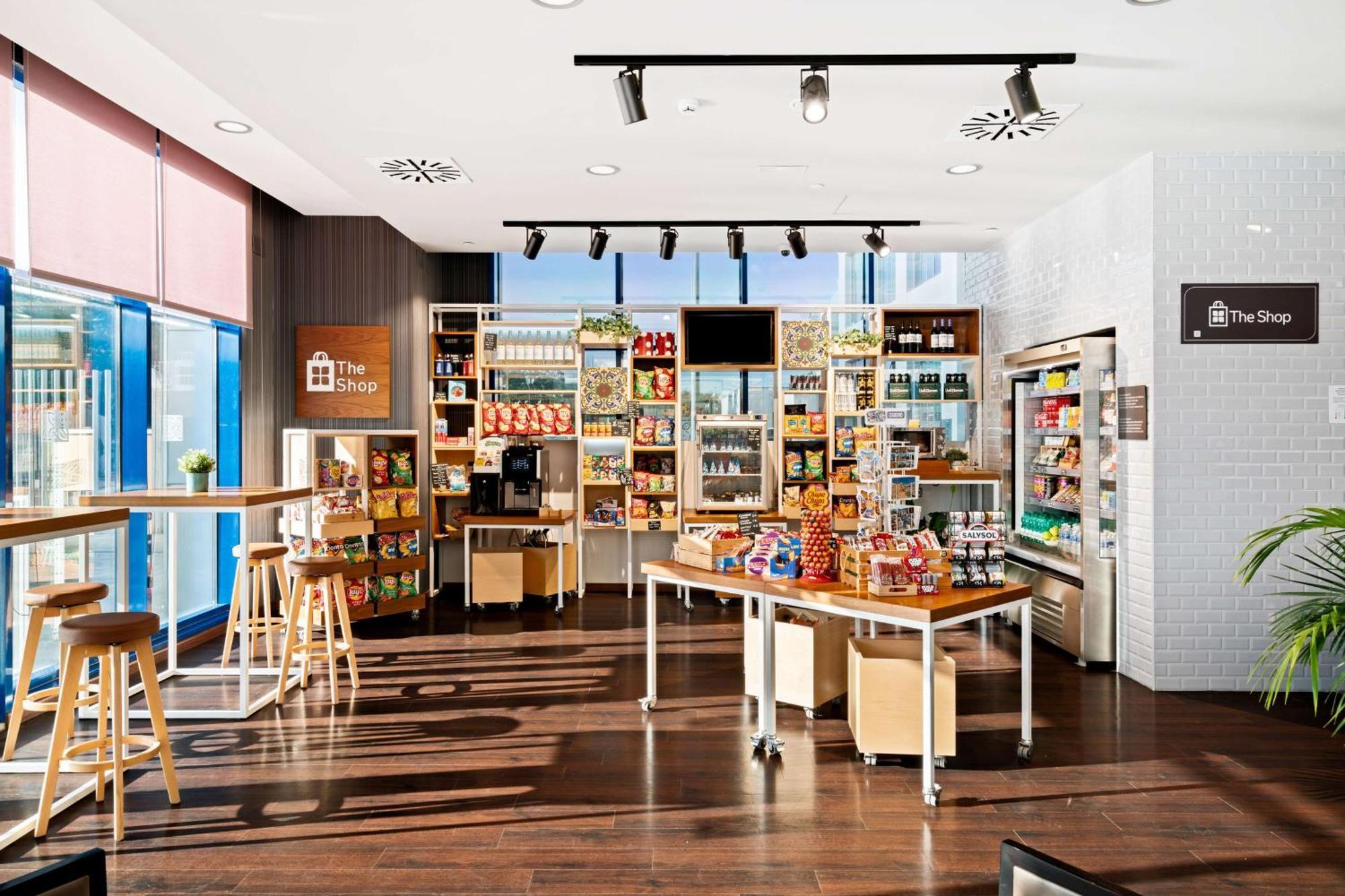 Hilton Garden Inn Sevilla Ngoại thất bức ảnh