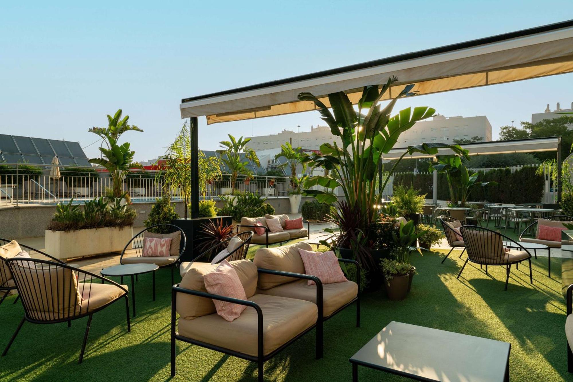 Hilton Garden Inn Sevilla Ngoại thất bức ảnh