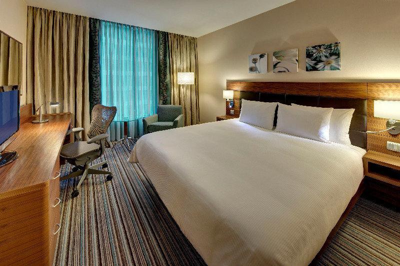 Hilton Garden Inn Sevilla Phòng bức ảnh