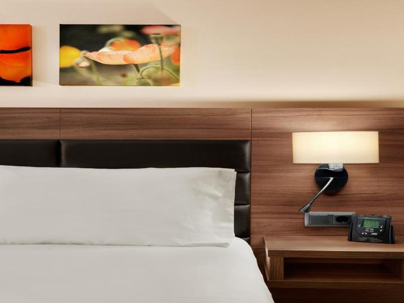 Hilton Garden Inn Sevilla Ngoại thất bức ảnh